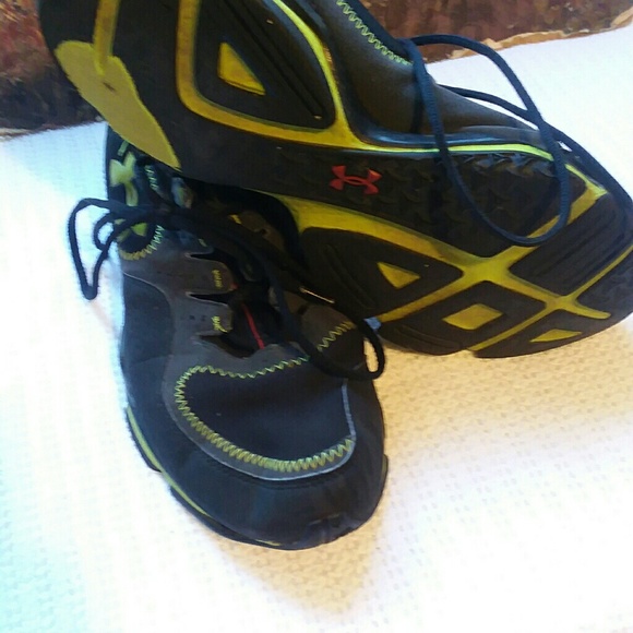 Mens 11.5 Under Armour Sneakers - Picture 2 of 8